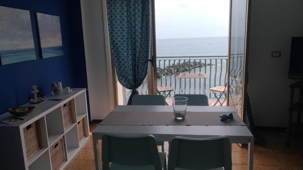 Beachfront Giardini-Naxos
